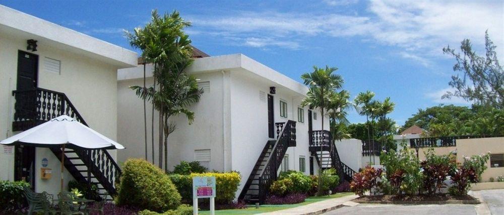 Plum Tree Club Apartamento Christ Church Exterior foto