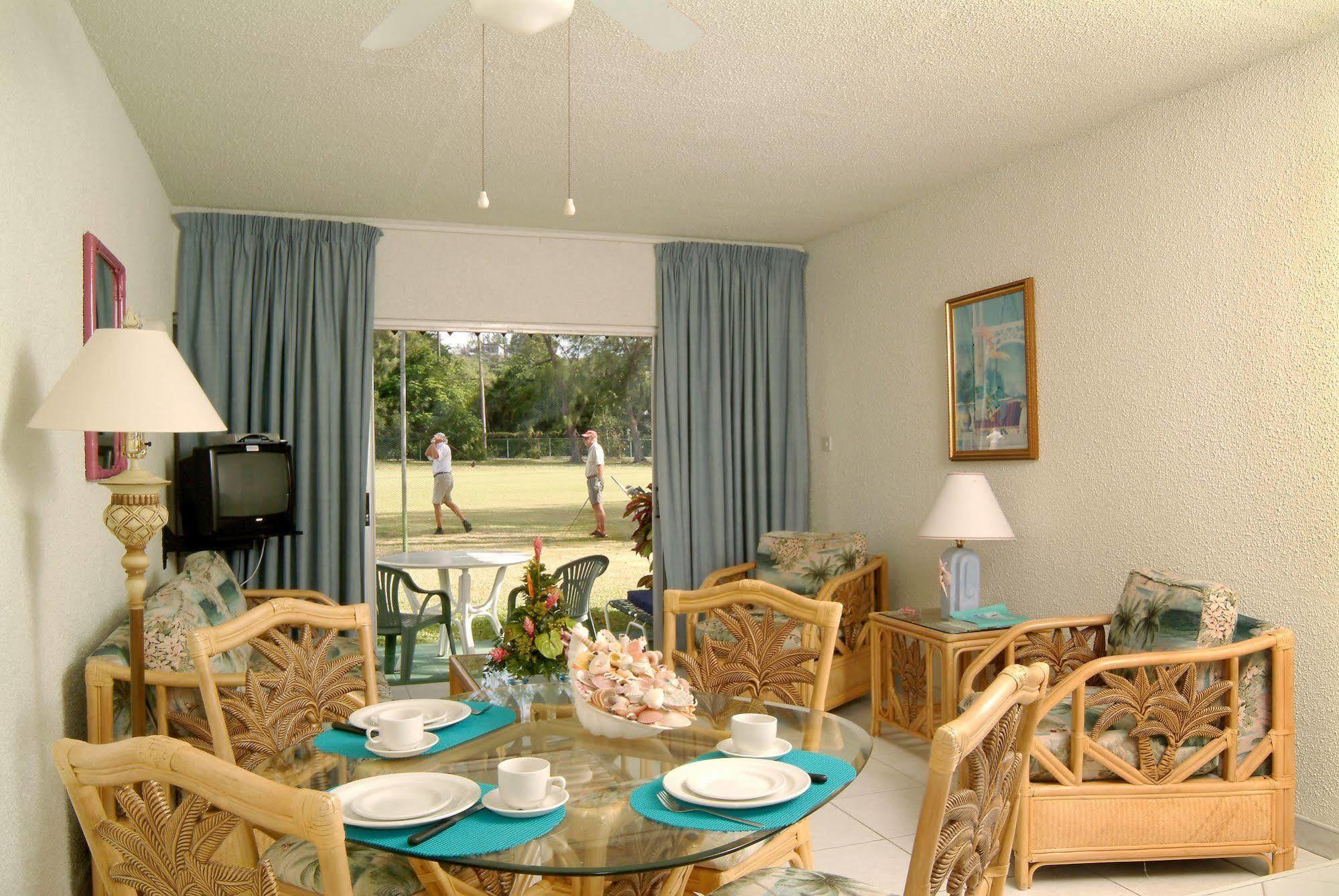 Plum Tree Club Apartamento Christ Church Quarto foto